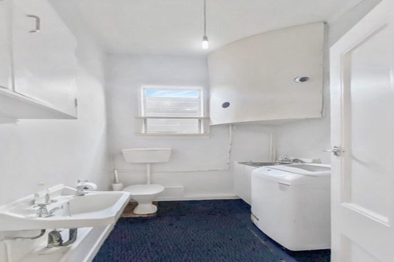 Photo of property in 151a The Parade, Island Bay, Wellington, 6023