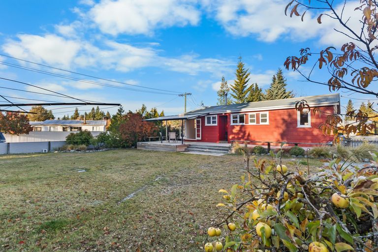 Photo of property in 36 Jollie Road, Twizel, 7901