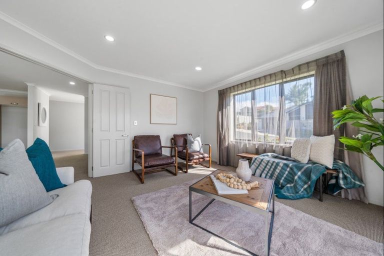 Photo of property in 4 Frederick Place, Whalers Gate, New Plymouth, 4310