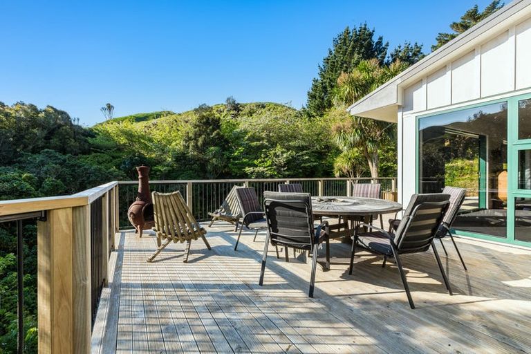 Photo of property in 1142 Paekakariki Hill Road, Paekakariki Hill, Porirua, 5381
