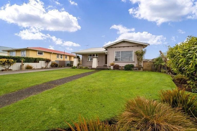 Photo of property in 288 South Road, Hawera, 4610