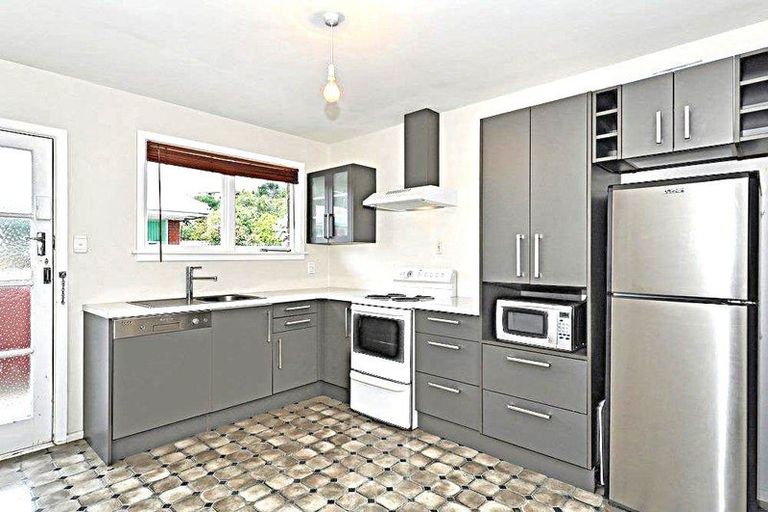 Photo of property in 176 Centaurus Road, Saint Martins, Christchurch, 8022