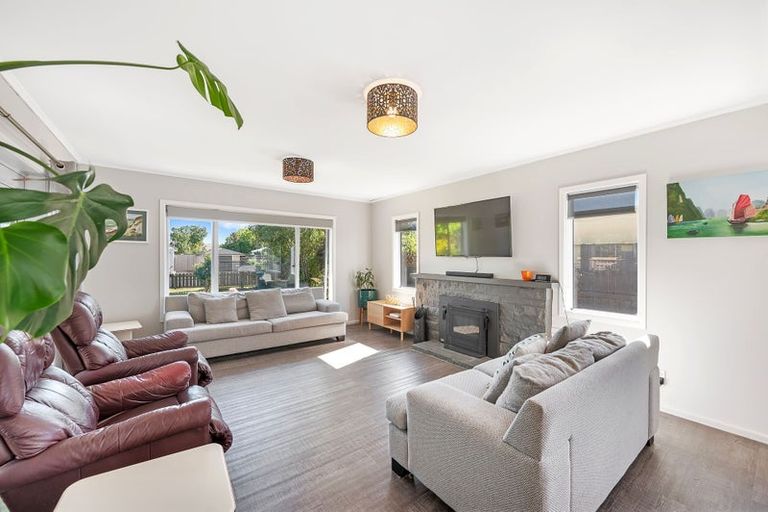 Photo of property in 2 Cambridge Terrace, Taradale, Napier, 4112