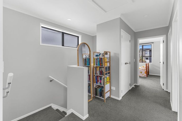 Photo of property in 14 Discovery Place, Marfell, New Plymouth, 4310