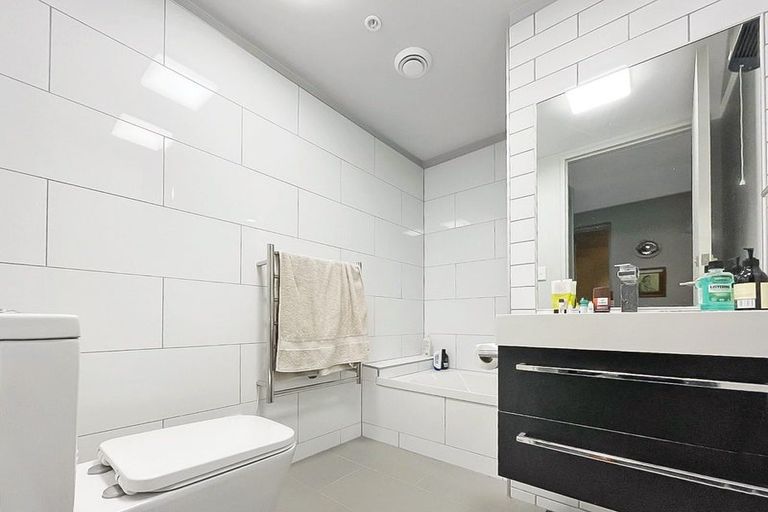 Photo of property in Detroit Apartments, 210/181u Tasman Street, Mount Cook, Wellington, 6021