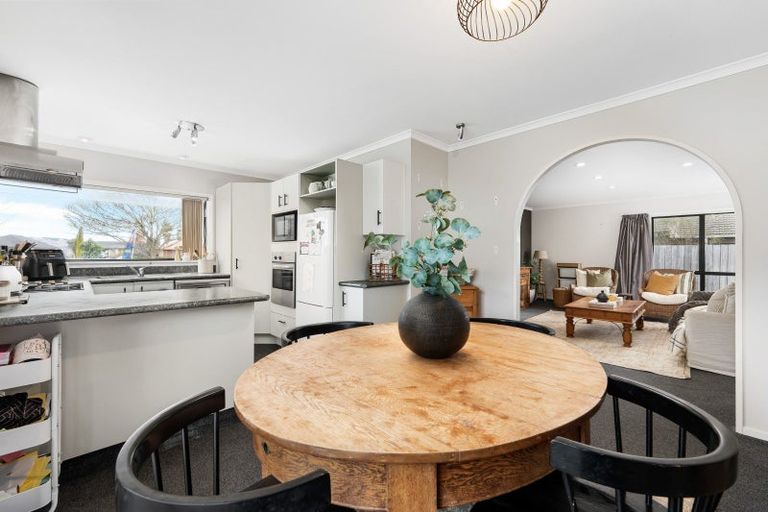 Photo of property in 10 Parnell Heights Drive, Kelvin Grove, Palmerston North, 4414