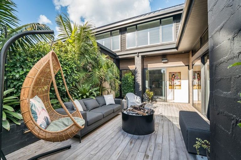 Photo of property in 210 Oceanbeach Road, Mount Maunganui, 3116
