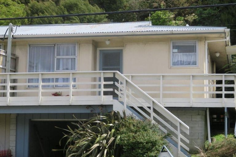 Photo of property in 18a Main Road, Wainuiomata, Lower Hutt, 5014
