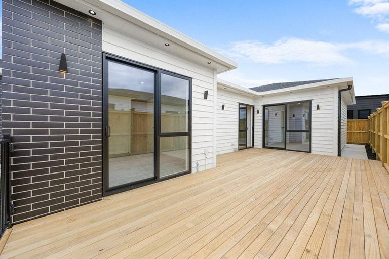 Photo of property in 12 Piko Road, Opaheke, 2113