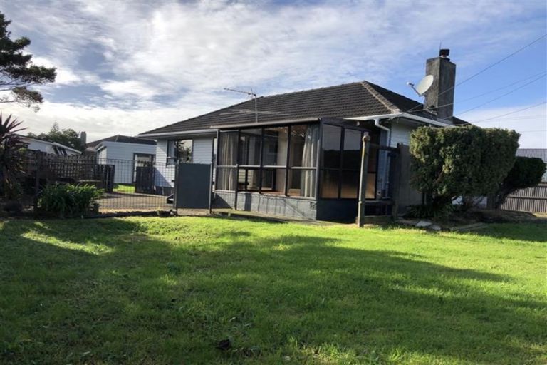 Photo of property in 77 Tidal Road, Mangere, Auckland, 2022