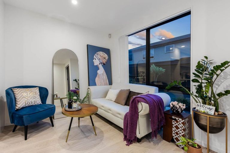 Photo of property in 25a Oteha Valley Road, Northcross, Auckland, 0632