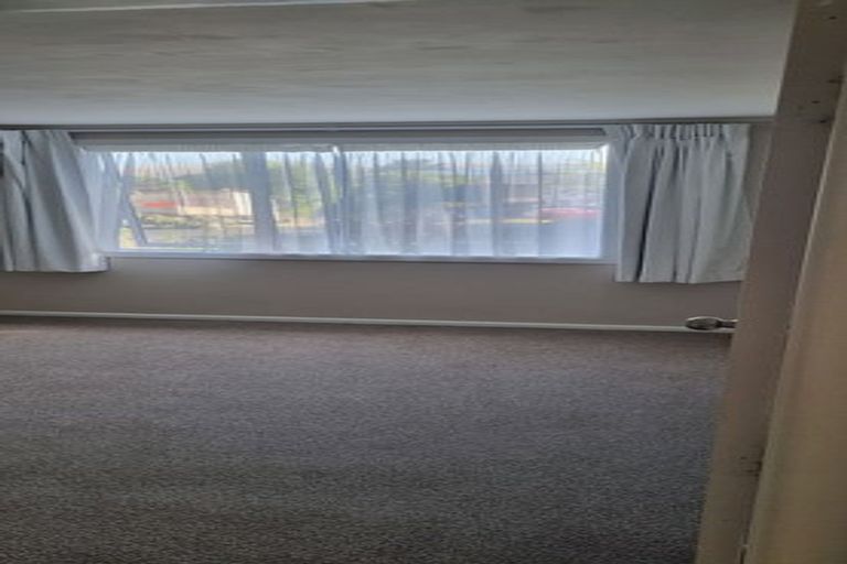 Photo of property in 15f1 Bloomsbury Grove, Newlands, Wellington, 6037