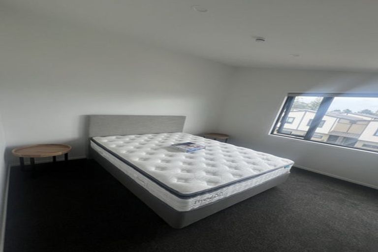 Photo of property in 14 Te Puketoka Lane, Mangere, 2022