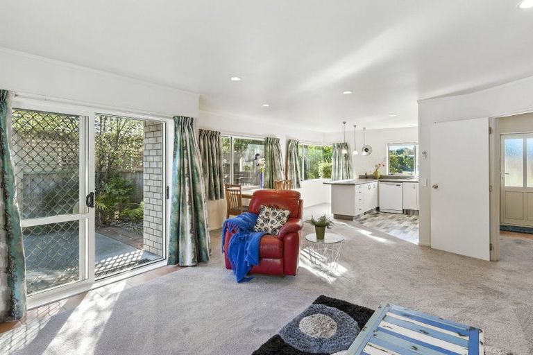 Photo of property in 27 Villa Grove, Paraparaumu, 5032