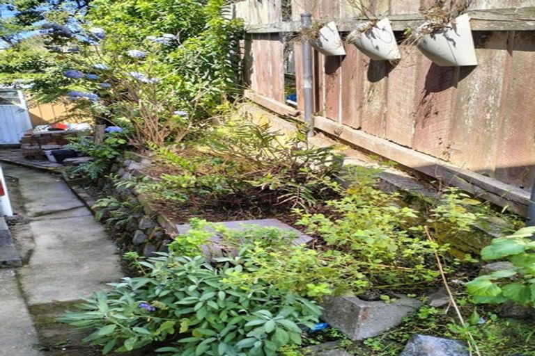 Photo of property in 30 Mark Avenue, Paparangi, Wellington, 6037