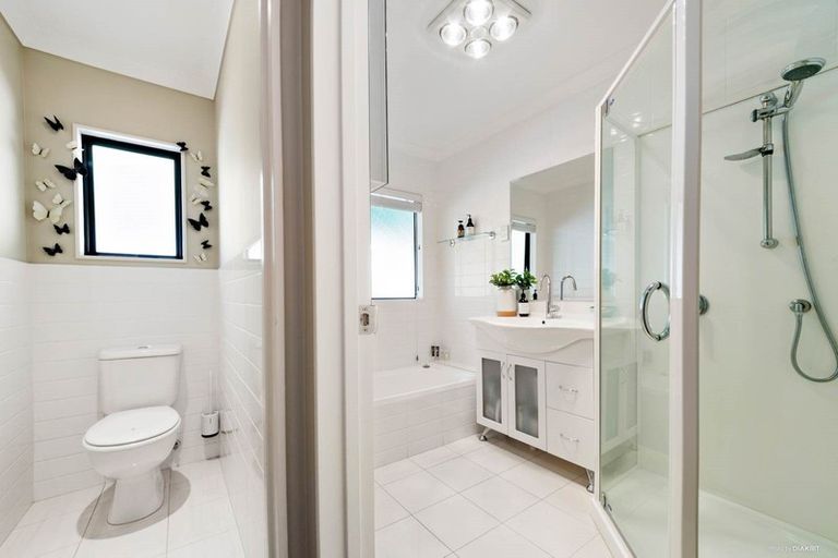 Photo of property in 57e Lancaster Road, Beach Haven, Auckland, 0626