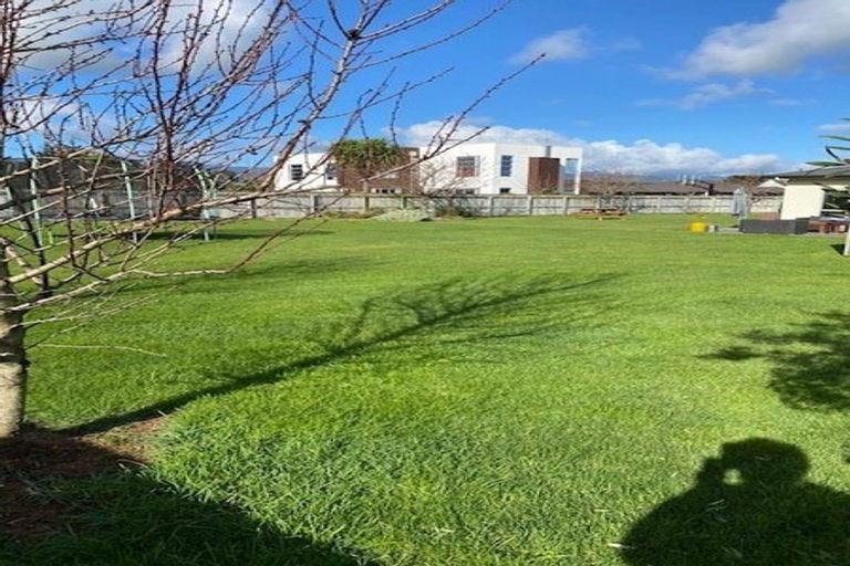 Photo of property in 28 Okarito Avenue, Levin, 5510