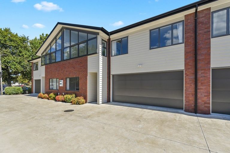 Photo of property in 15u2 Cook Street, Hamilton East, Hamilton, 3216