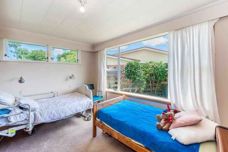 Photo of property in 1 Matipo Street, Waikanae, 5036