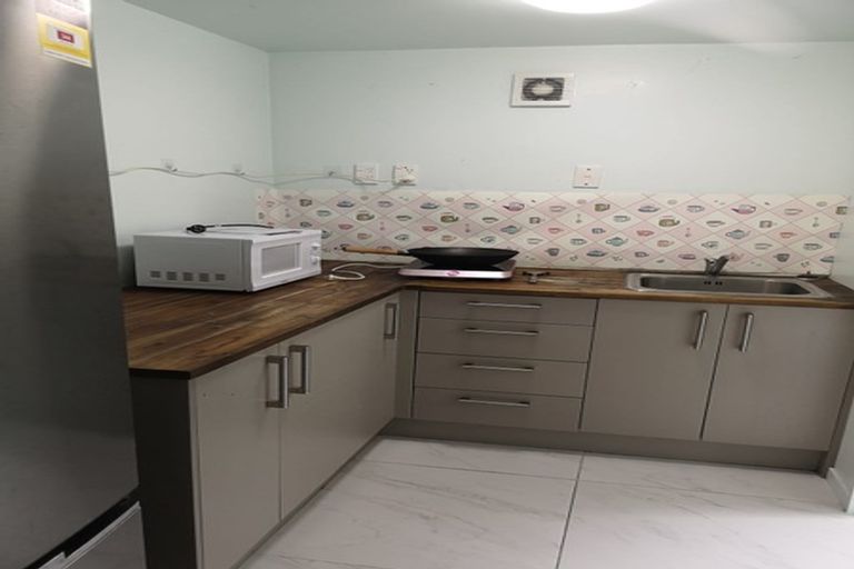 Photo of property in 7 Geoffrey Road, Torbay, Auckland, 0630