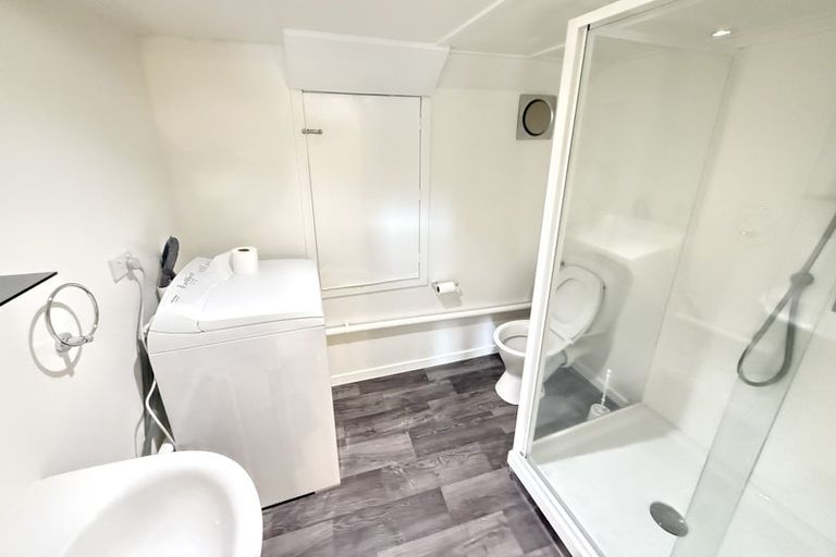 Photo of property in 9 William Souter Street, Forrest Hill, Auckland, 0620