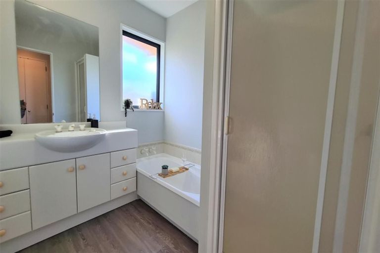 Photo of property in 10 Van Dieman Close, Templeton, Christchurch, 8042