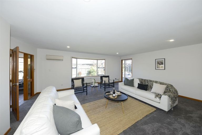 Photo of property in 15 Millcroft Place, Parklands, Christchurch, 8083