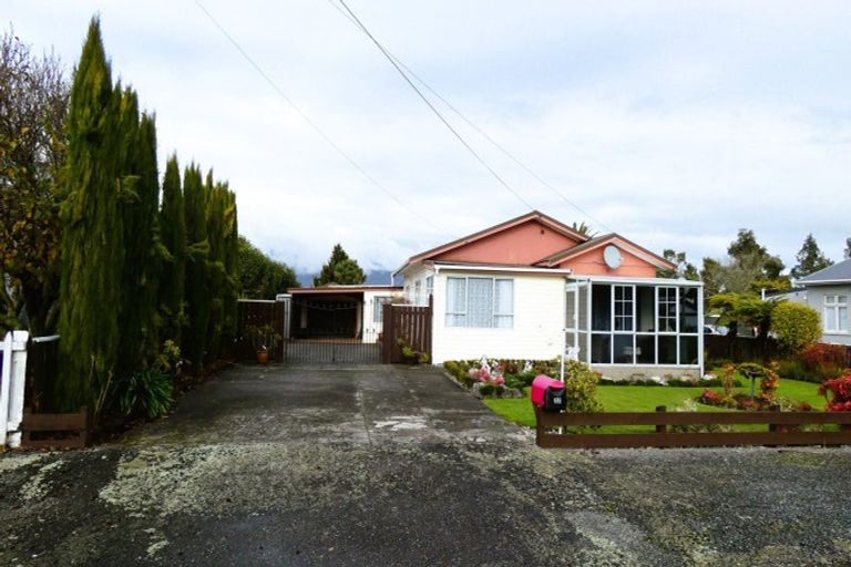 Photo of property in 22 Roebuck Street, Westport, 7825