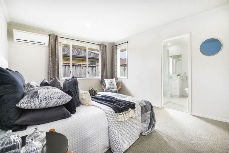 Photo of property in 11 Holcroft Place, Huntington, Hamilton, 3210