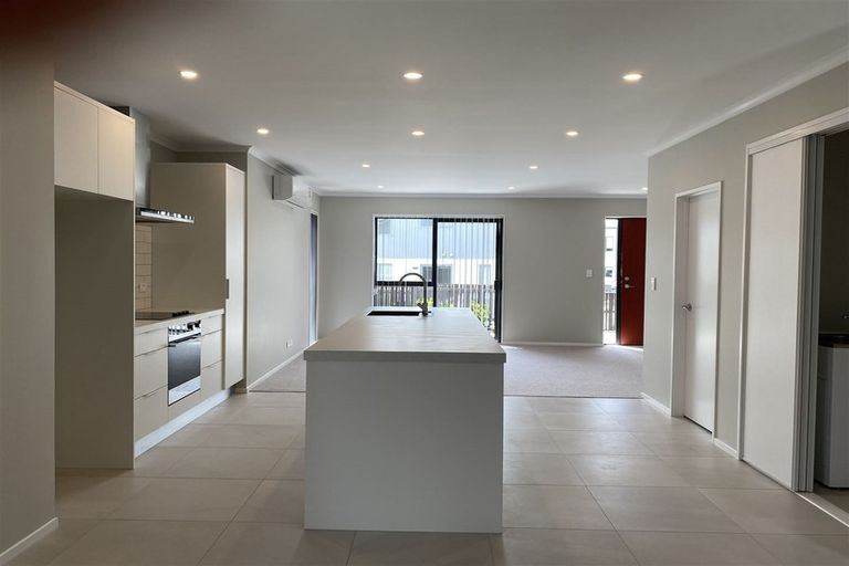 Photo of property in 24 Te Rito Road, Hobsonville, Auckland, 0616