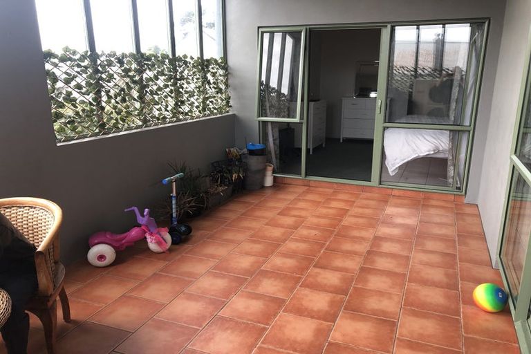 Photo of property in St Helens Apartments, 109 Coromandel Street, Newtown, Wellington, 6021