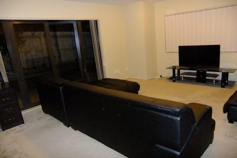 Photo of property in 18 Merlot Way, Te Atatu South, Auckland, 0610