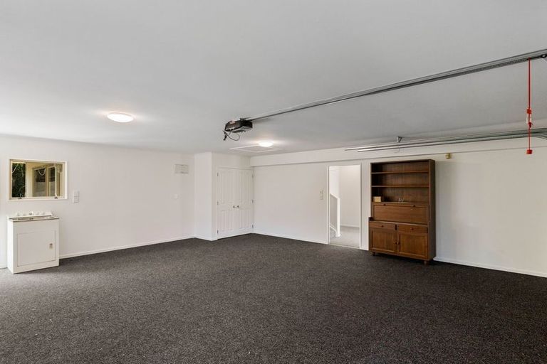 Photo of property in 22 Poturi Streams Avenue, Titirangi, Auckland, 0604
