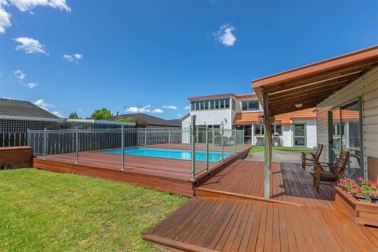 Photo of property in 3a Golding Road, Taradale, Napier, 4112