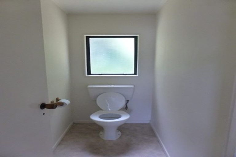 Photo of property in 28 Hookway Grove, Paraparaumu, 5032
