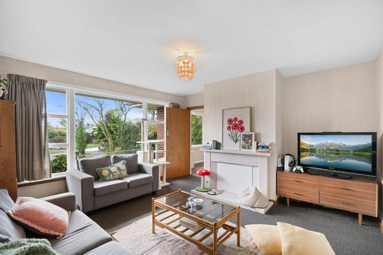 Photo of property in 2 Aileen Place, Upper Riccarton, Christchurch, 8041