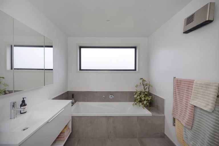 Photo of property in 30 Chambers Street, Kakanui, Oamaru, 9495