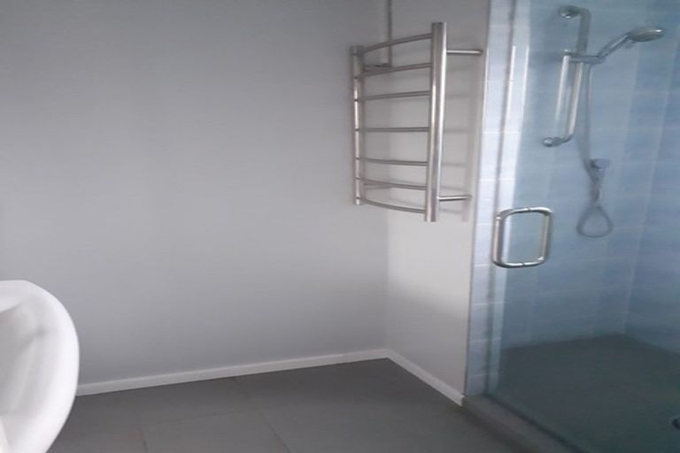 Photo of property in 8 Kumar Place, The Gardens, Auckland, 2105