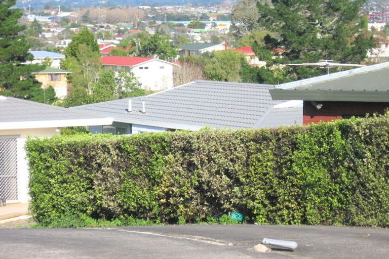 Photo of property in 2/18 Moxham Grove, Massey, Auckland, 0614