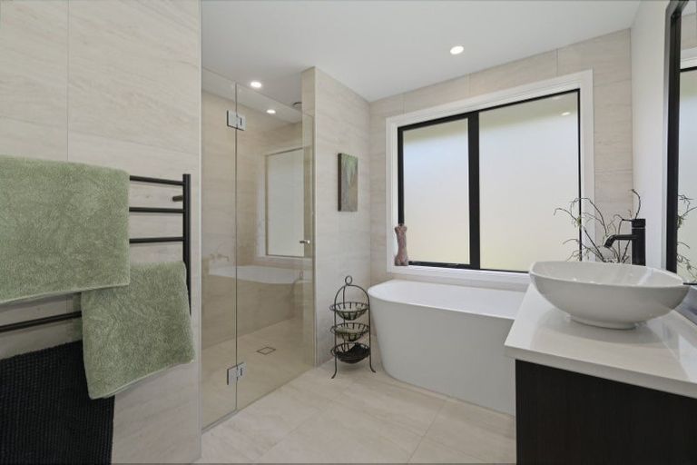 Photo of property in 2 Harper Way, Minden, Tauranga, 3179