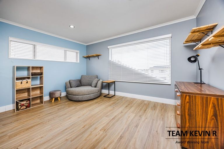 Photo of property in 144 Keri Vista Rise, Papakura, 2110