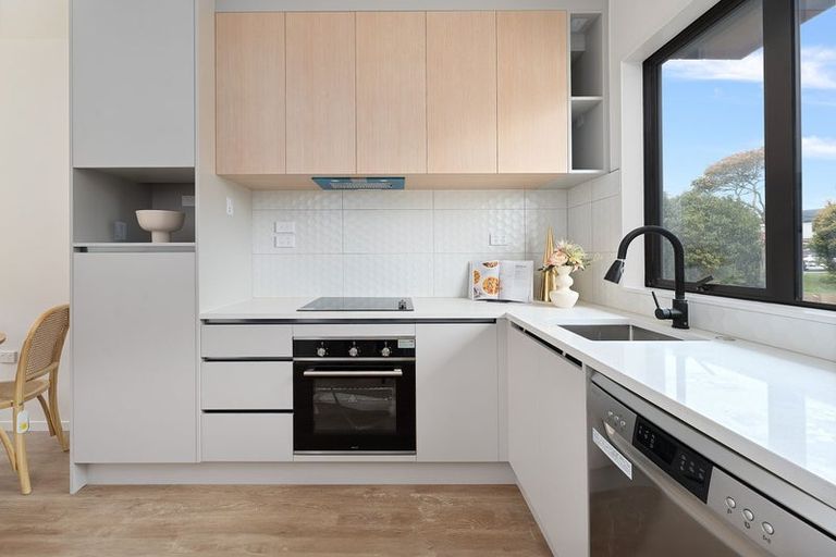 Photo of property in 4/442 Old Te Atatu Road, Te Atatu Peninsula, Auckland, 0610