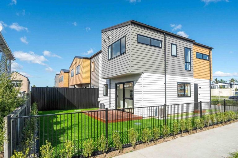 Photo of property in 35 Turret Lane, Hobsonville, Auckland, 0616