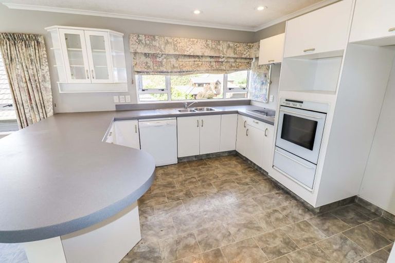 Photo of property in 9 Longmont Terrace, Churton Park, Wellington, 6037