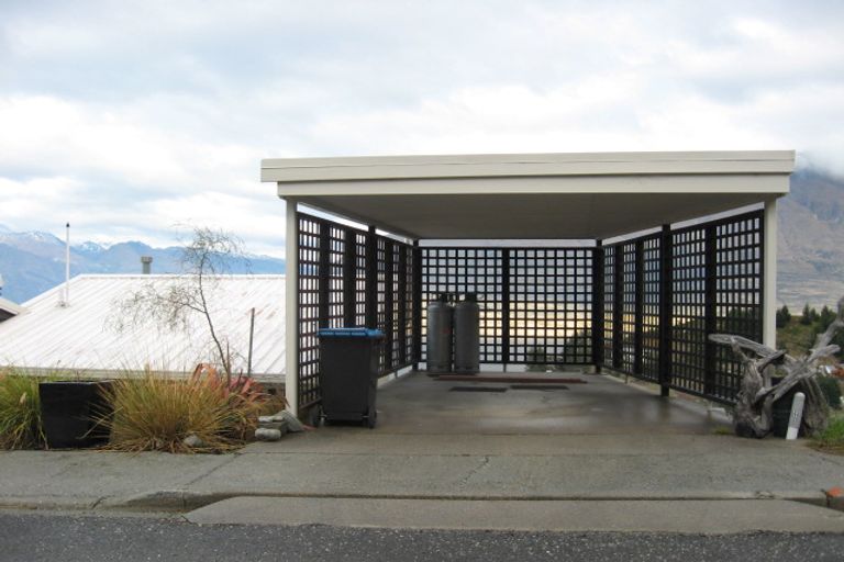 Photo of property in 4a Caples Place, Fernhill, Queenstown, 9300