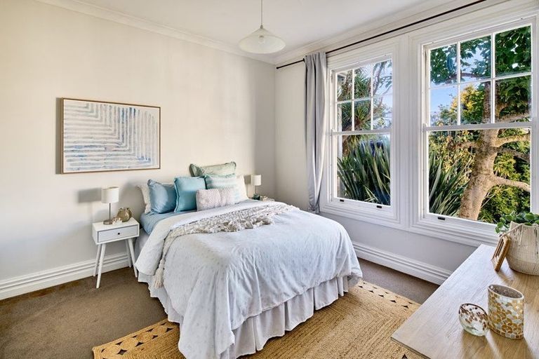 Photo of property in 32 Maarama Crescent, Aro Valley, Wellington, 6021