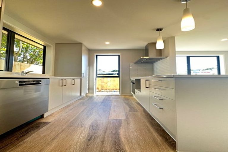 Photo of property in 365 Don Buck Road, Massey, Auckland, 0614