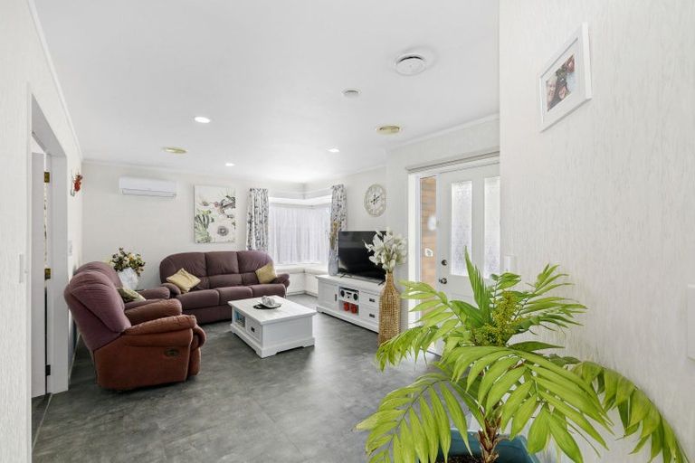 Photo of property in 2/21 Sharpe Crescent, Wainuiomata, Lower Hutt, 5014