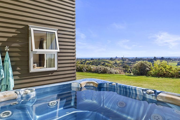 Photo of property in 62 Atkinson Road, Hurworth, New Plymouth, 4371