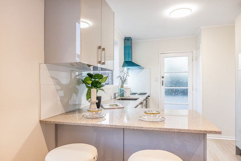 Photo of property in 2/17 Roberts Road, Te Atatu South, Auckland, 0610